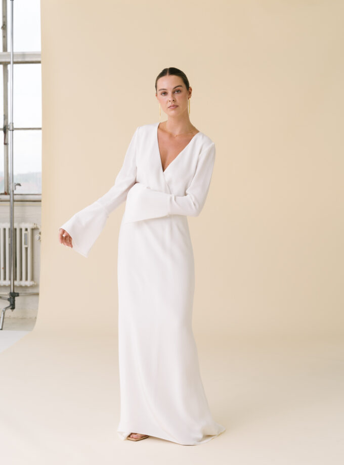 Carolyn - Minimalist wedding dress long sleeves
